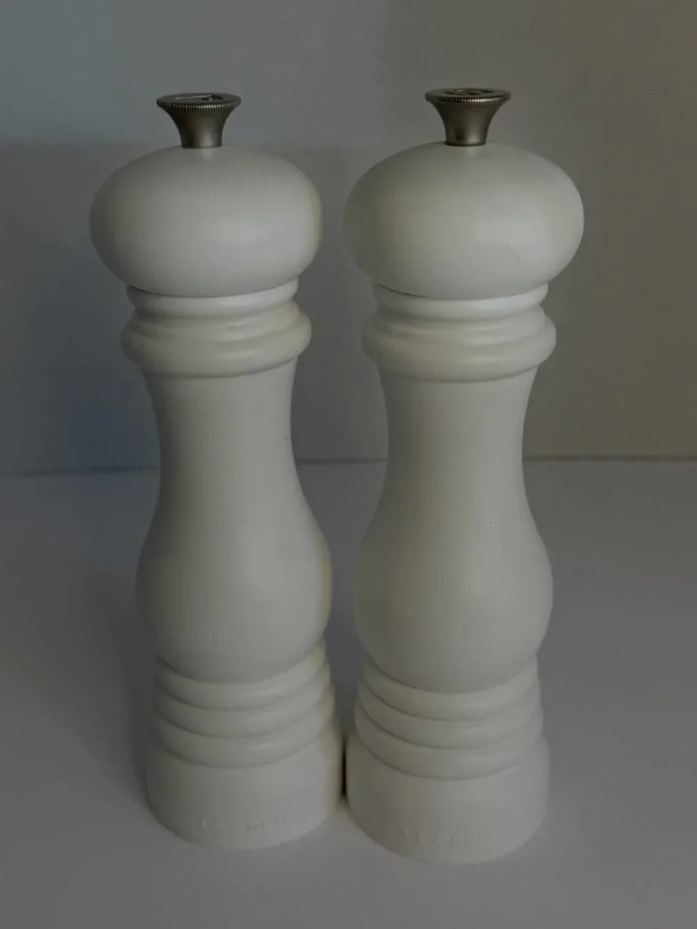 Le Creuset White Adjustable Salt & Pepper Grinder Mill Set, 2 Piece 8